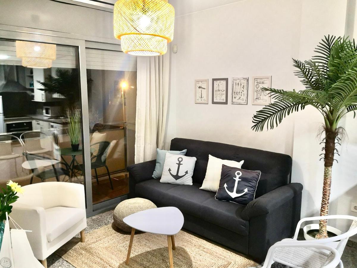 Apartment Seahomes Vacations, Beach&pool, In Fenals *